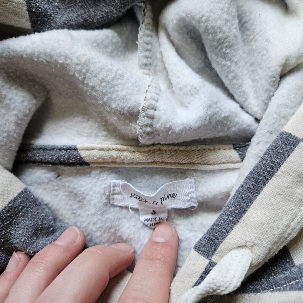 stitch & pine small checkered hoodie